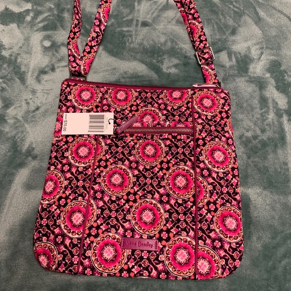 Vera Bradley Handbags - Vera Bradley Iconic Hipster Bag